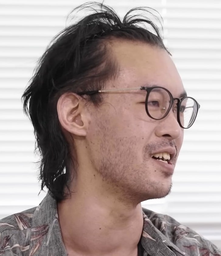 中小路佳毅