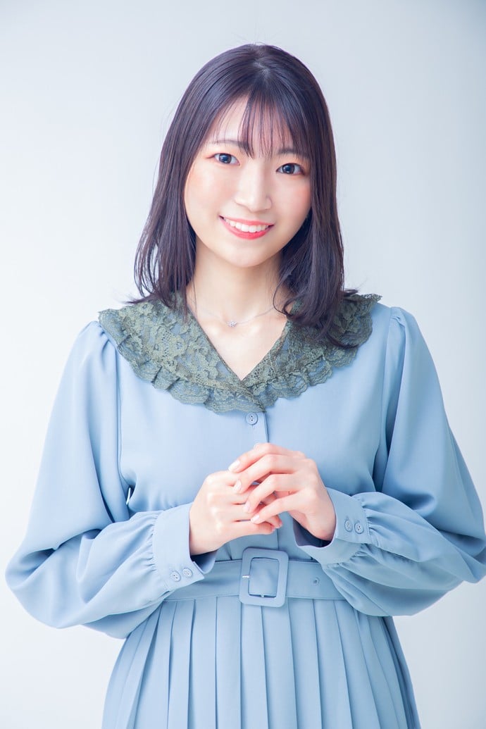 百富芽衣