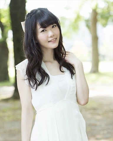 长妻树里