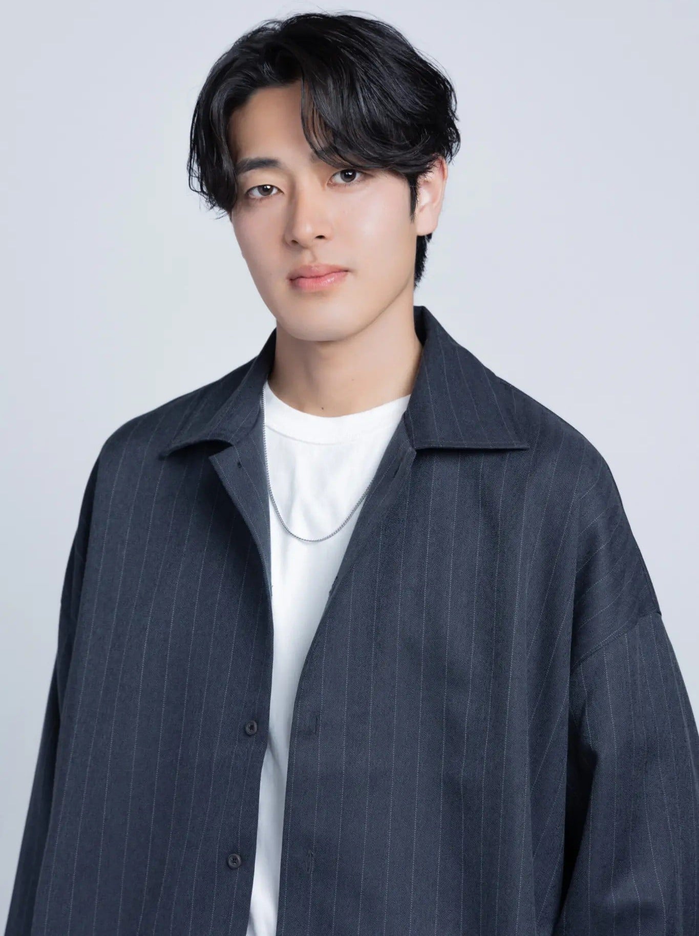山本隼