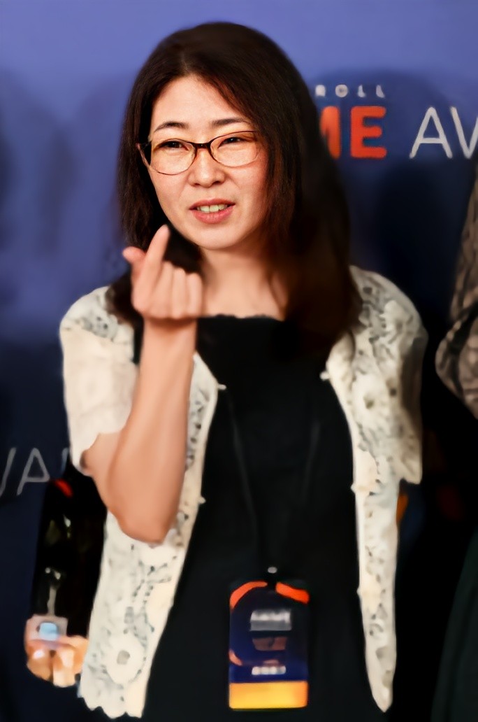 饭冢晴子
