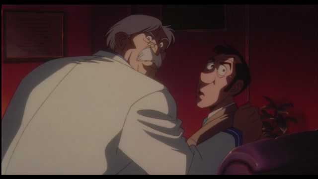 沉入水中的女人